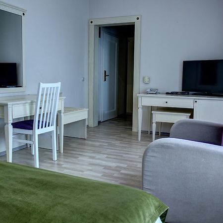 Hotel Gorenje Пристина Екстериор снимка