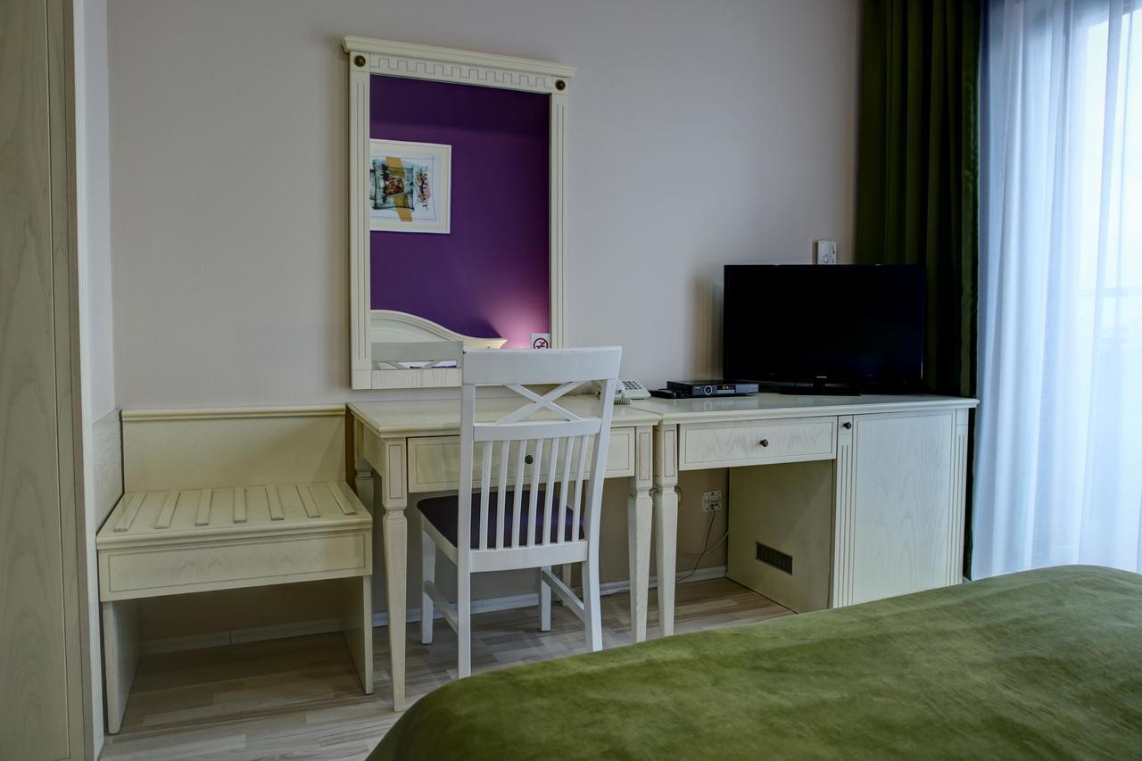 Hotel Gorenje Пристина Екстериор снимка