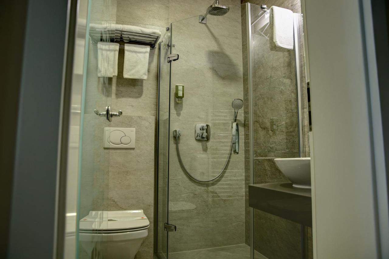 Hotel Gorenje Пристина Екстериор снимка