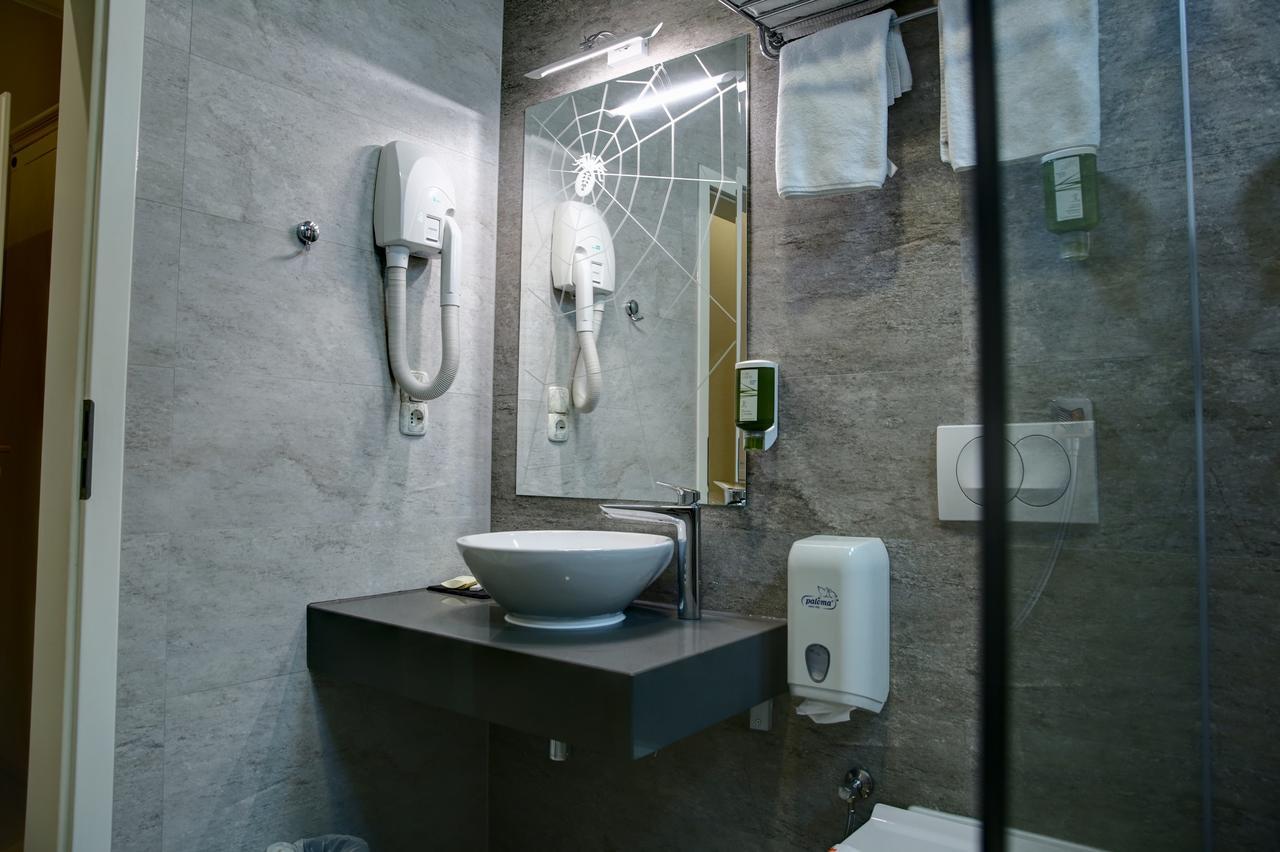 Hotel Gorenje Пристина Екстериор снимка
