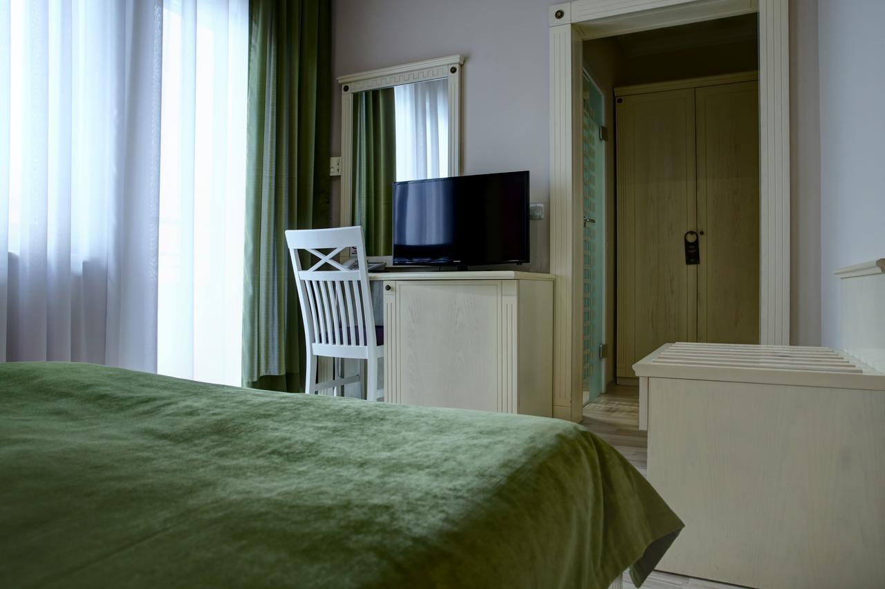 Hotel Gorenje Пристина Екстериор снимка